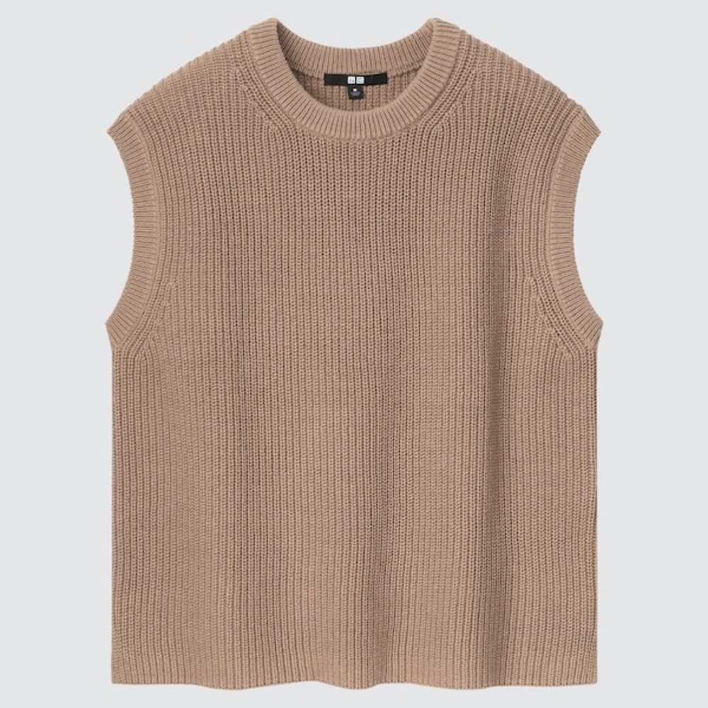Uniqlo knitted beige top